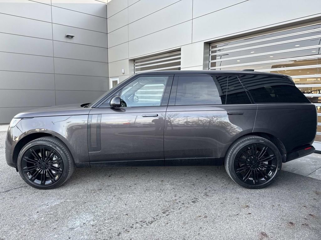 New 2026 Land Rover Range Rover Long Wheelbase SE image 4