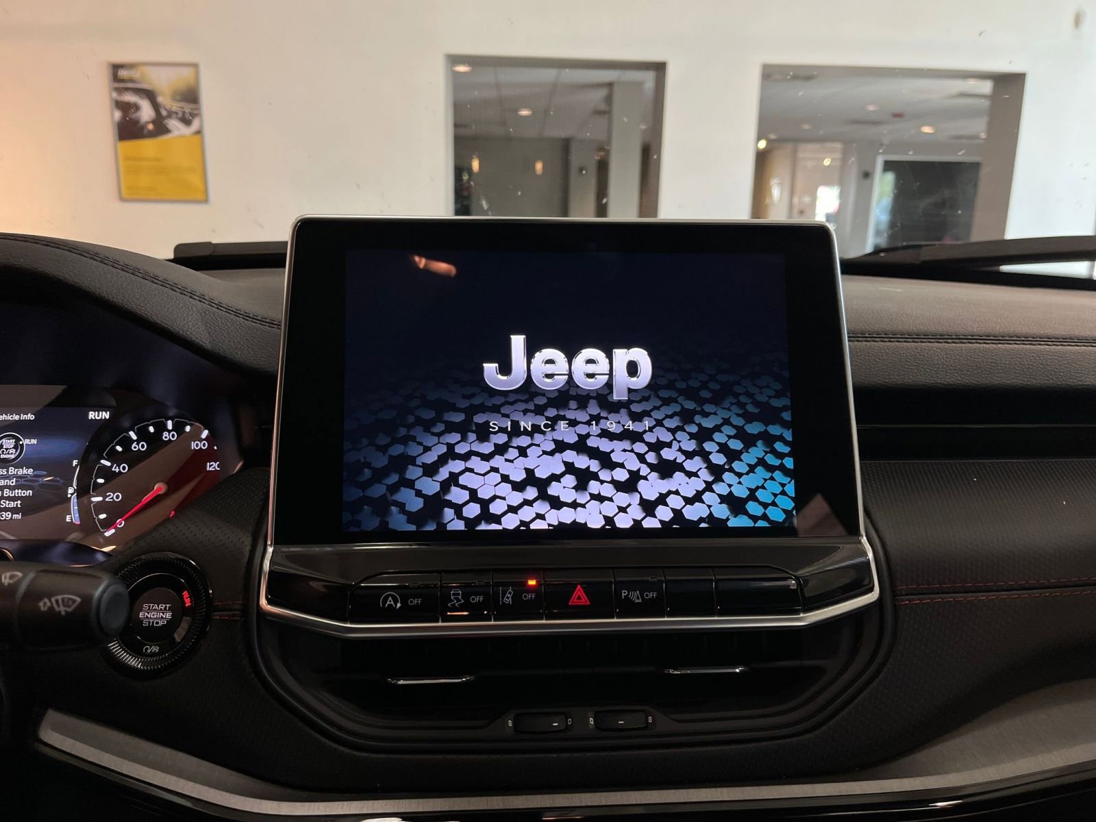 Used 2025 Jeep Compass Trailhawk AWD/4WD image 20