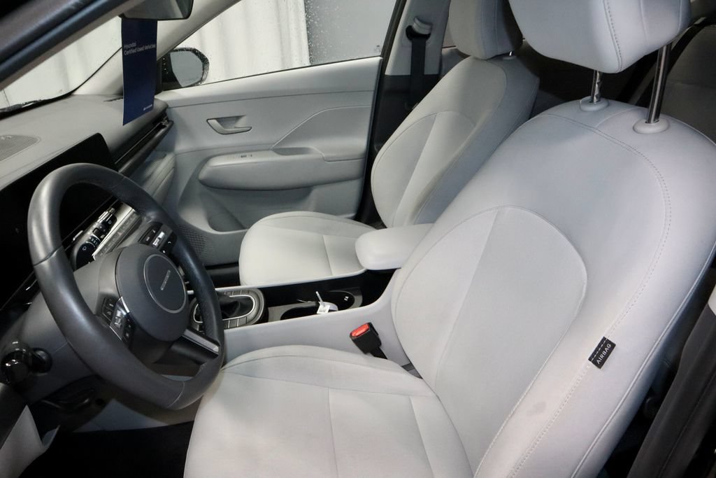 Certified 2025 Hyundai Kona SEL FWD image 25