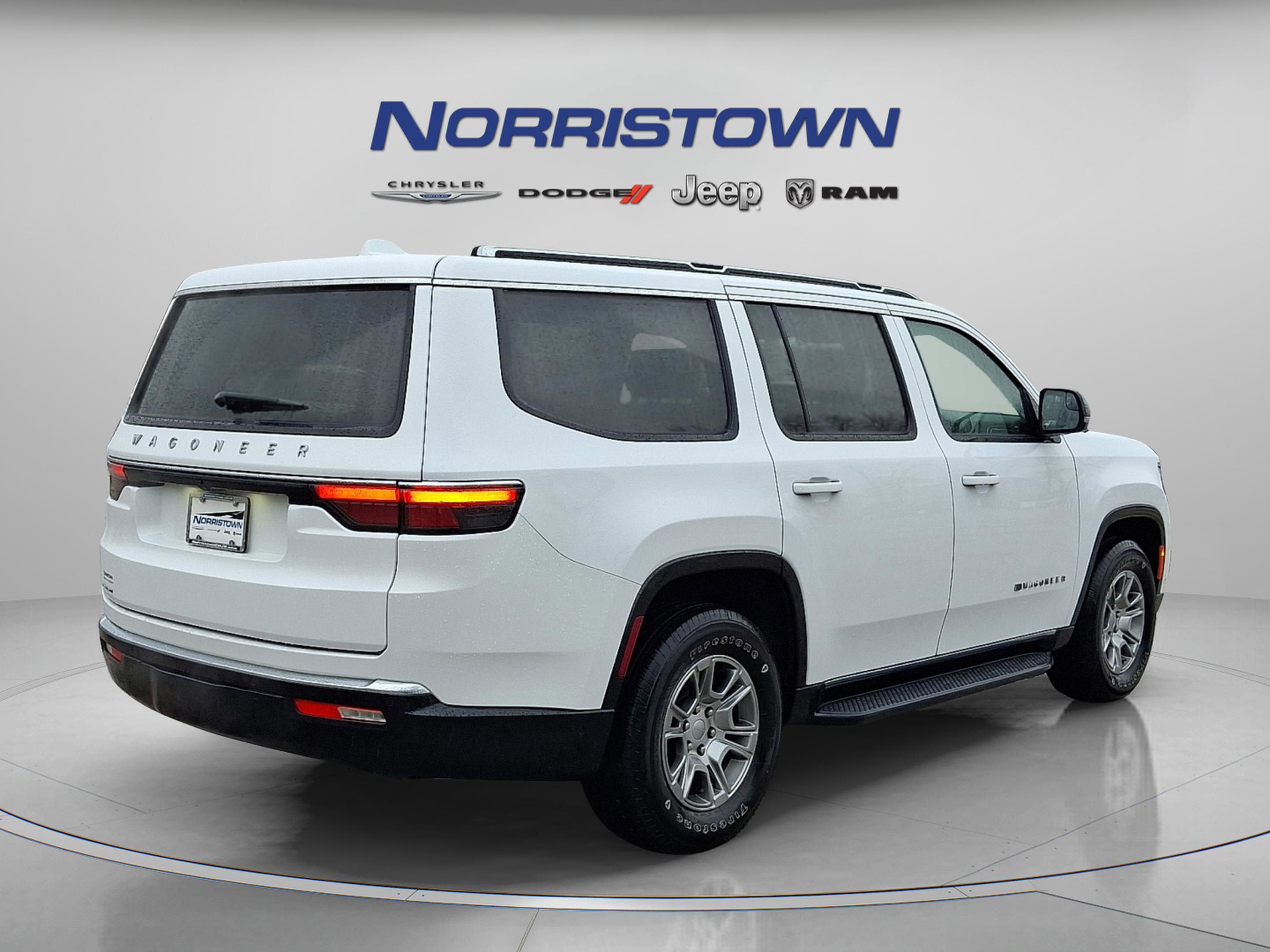 Used 2023 Jeep Wagoneer Series I 4x4 w/ Convenience Group I image 6