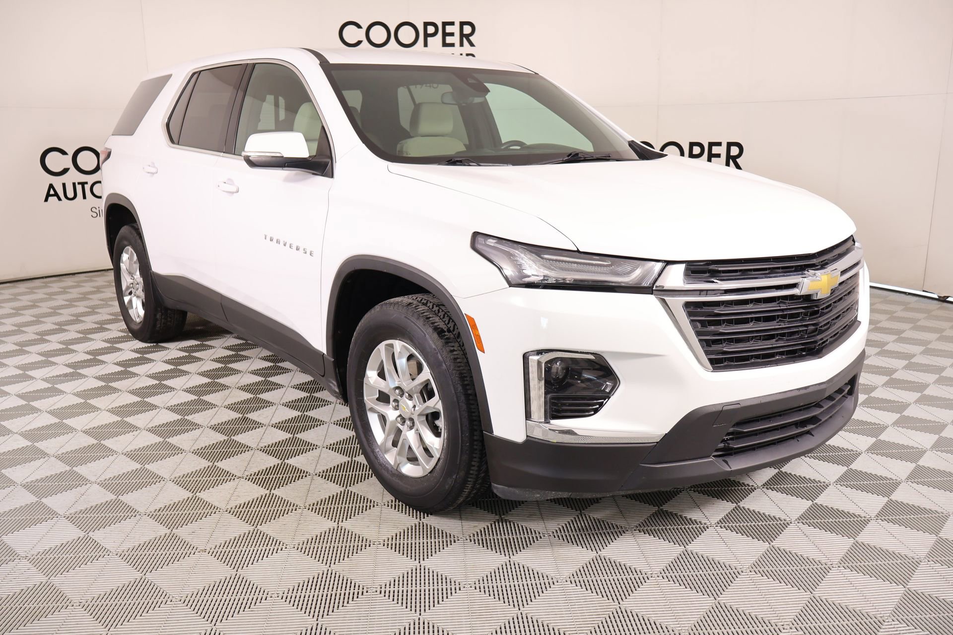 Used 2023 Chevrolet Traverse LS w/ Safety Package