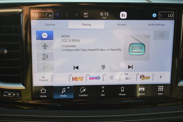 New 2027 Chrysler Pacifica Limited w/ Family Tech Group FWD image 26