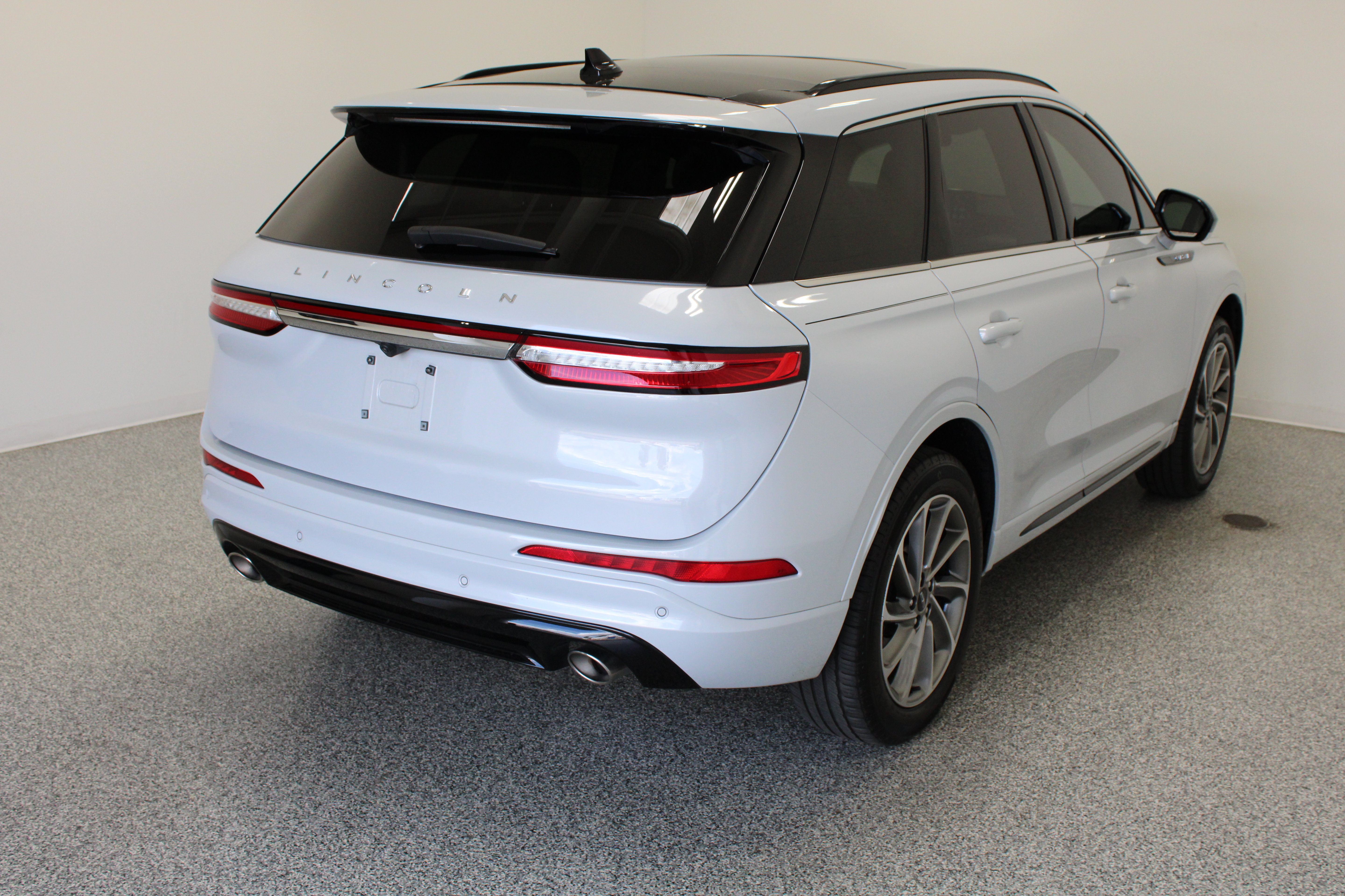 Used 2025 Lincoln Corsair Grand Touring AWD/4WD image 7