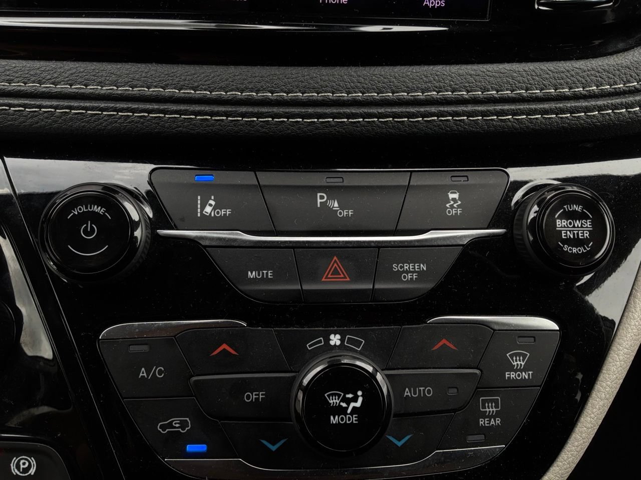 Used 2023 Chrysler Pacifica Touring-L FWD image 34