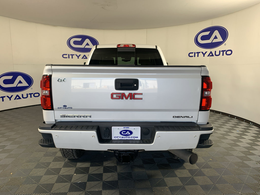 Used 2019 GMC Sierra 3500 Denali w/ Duramax Plus Package image 4