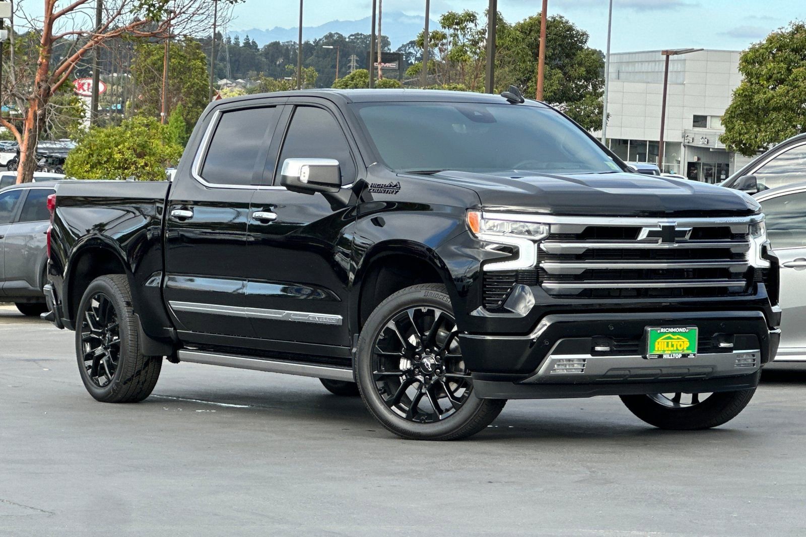 Used 2024 Chevrolet Silverado 1500 High Country w/ Technology Package image 2