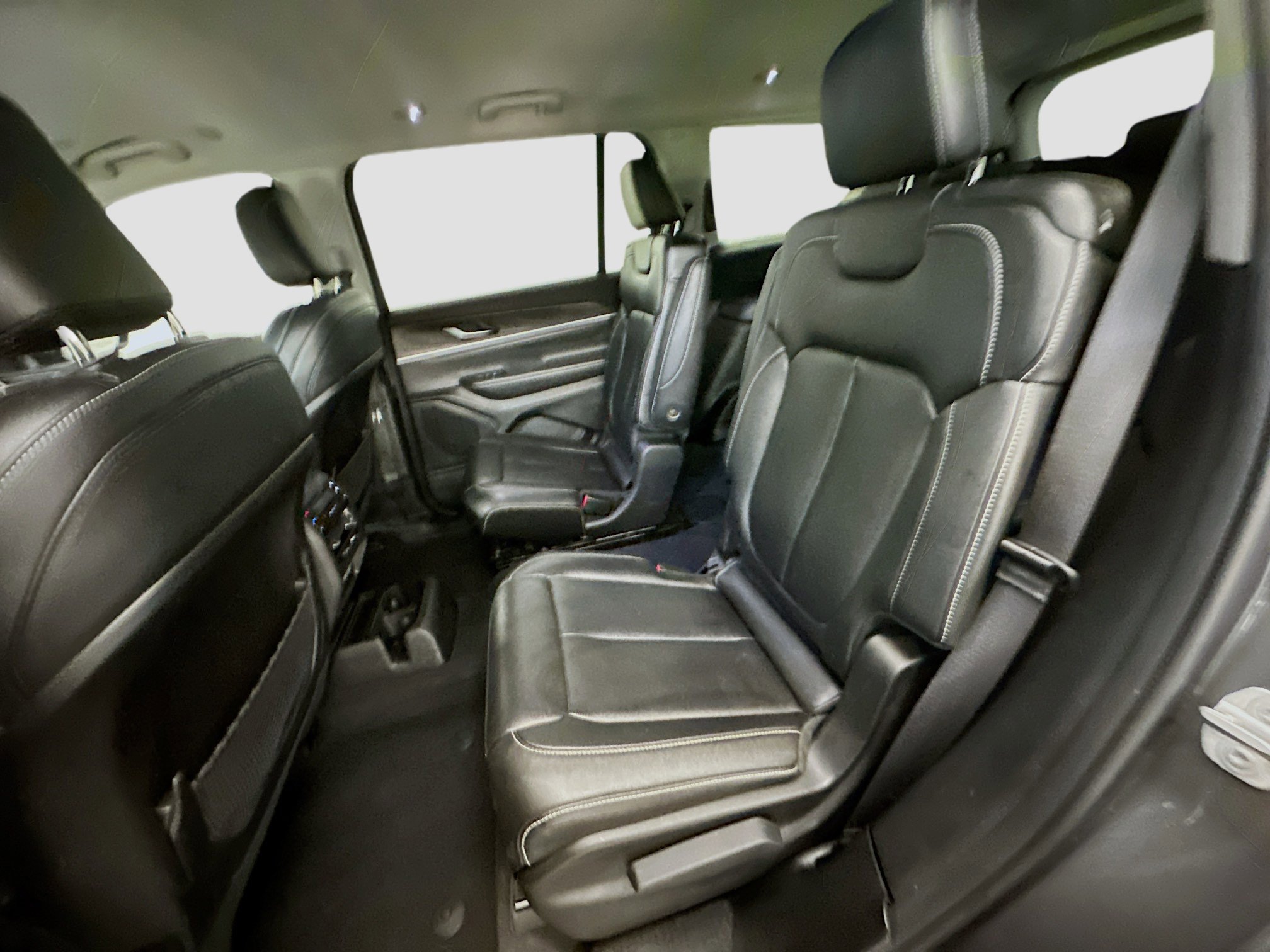 Used 2023 Jeep Grand Cherokee L Limited image 29