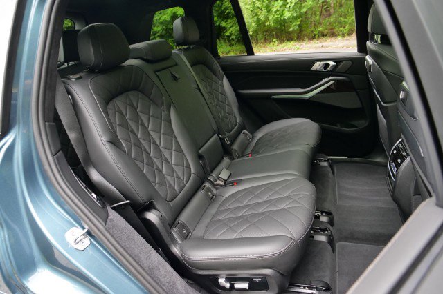 Used 2024 BMW X7 xDrive40i w/ Premium Package image 49