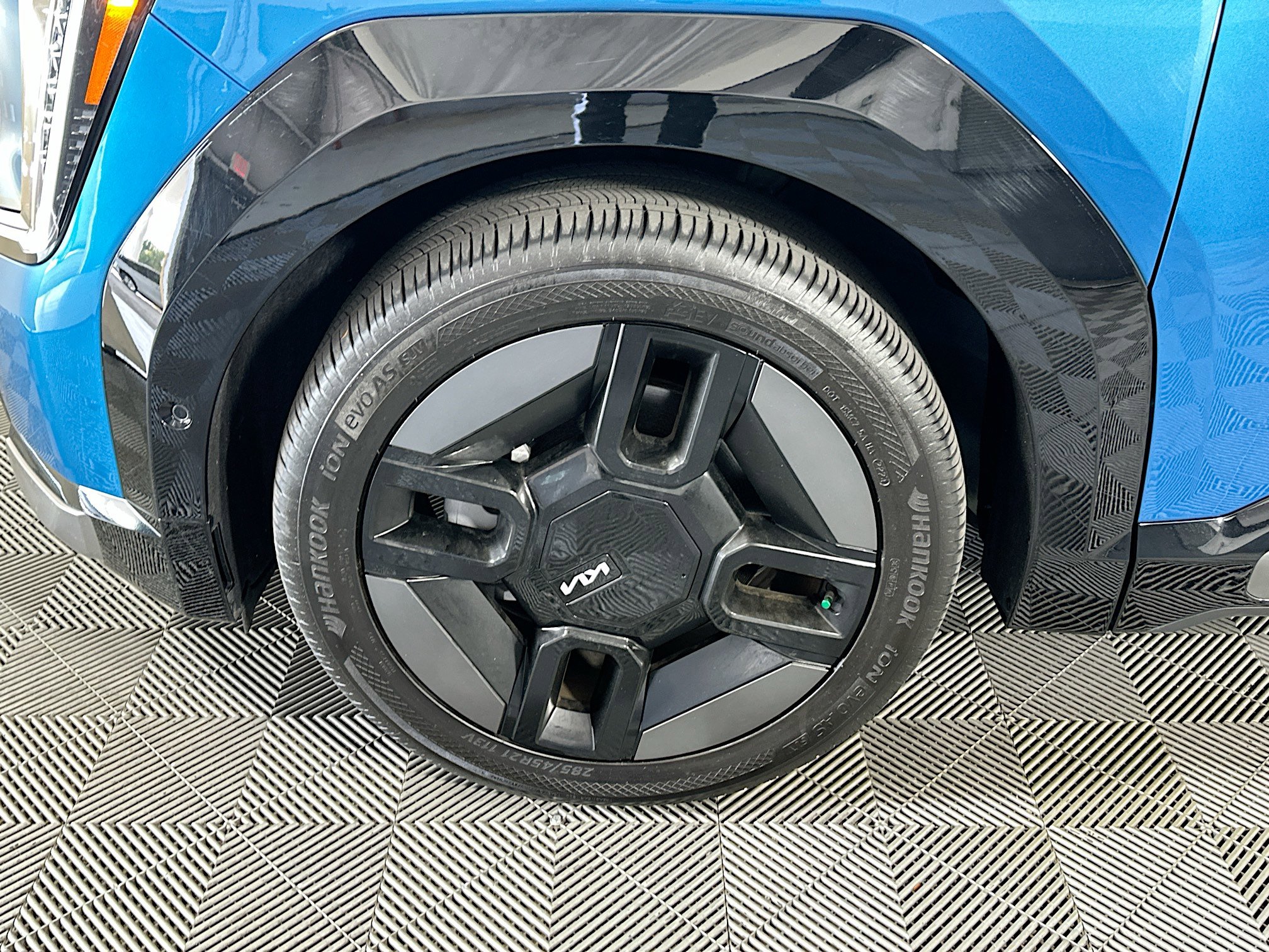 Used 2025 Kia EV9 GT-Line image 11