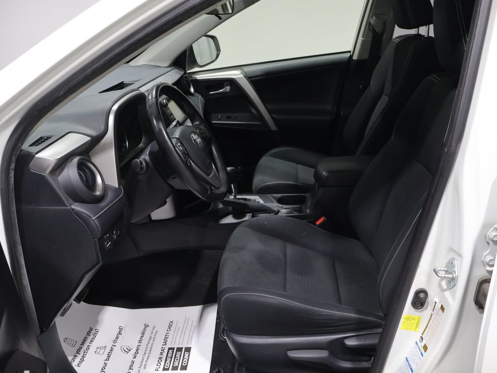 Used 2017 Toyota RAV4 XLE AWD/4WD image 10