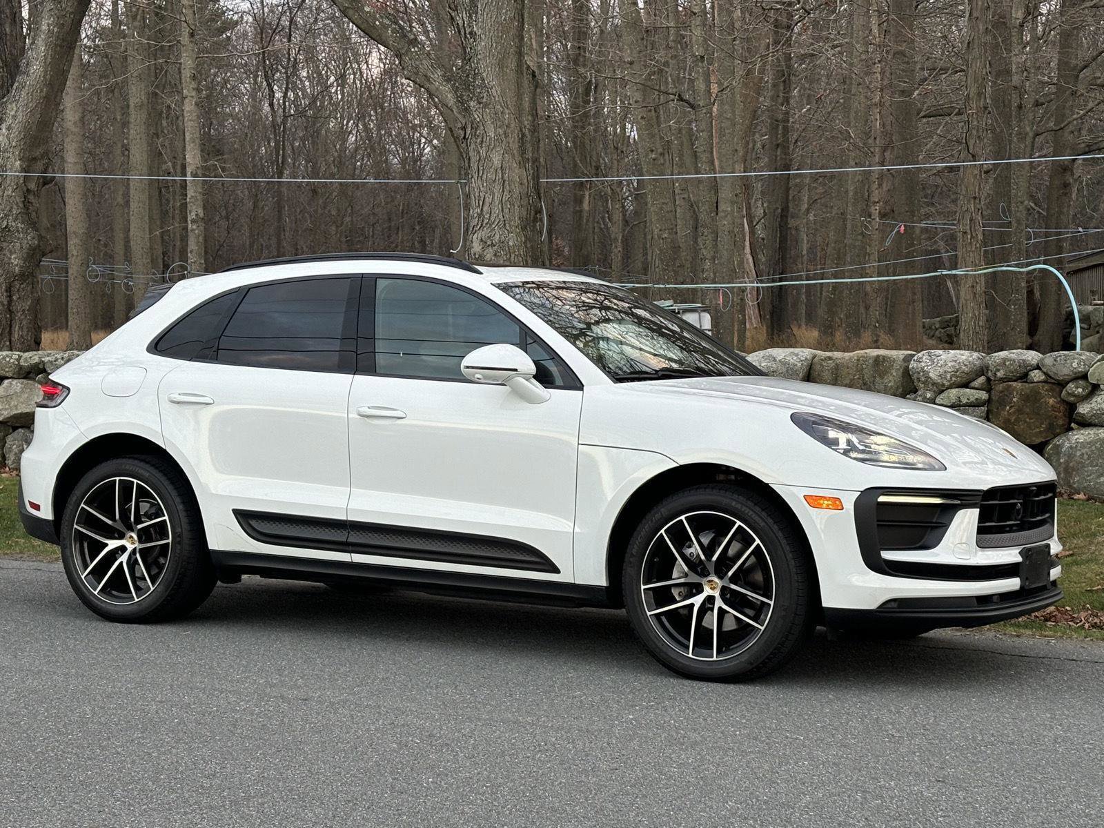 Used 2022 Porsche Macan Base w/ Premium Package Plus image 19