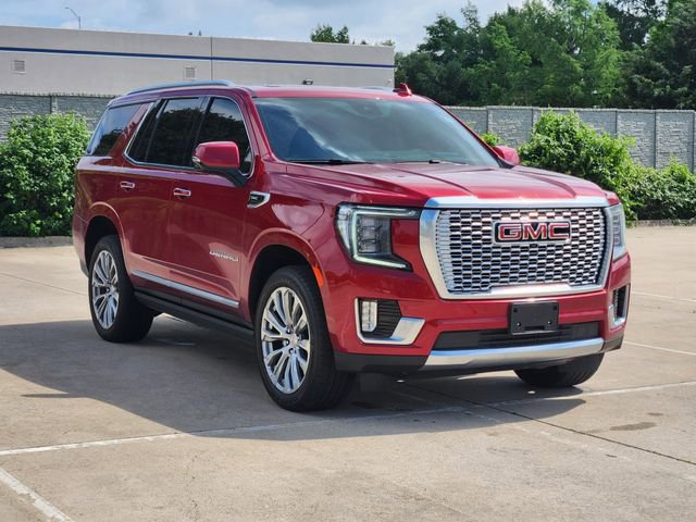 Used 2024 GMC Yukon Denali w/ LPO, Floor Liner Package AWD/4WD image 3