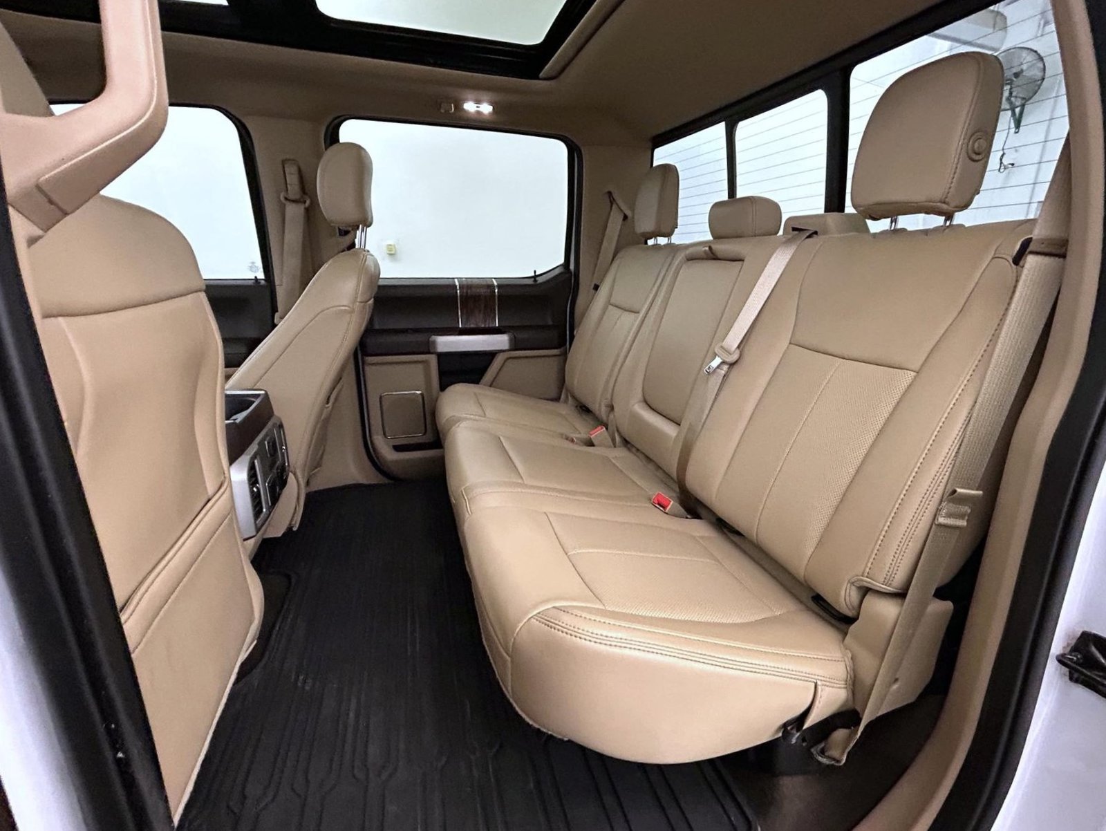 Used 2019 Ford F150 Lariat w/ Equipment Group 502A Luxury AWD/4WD image 20