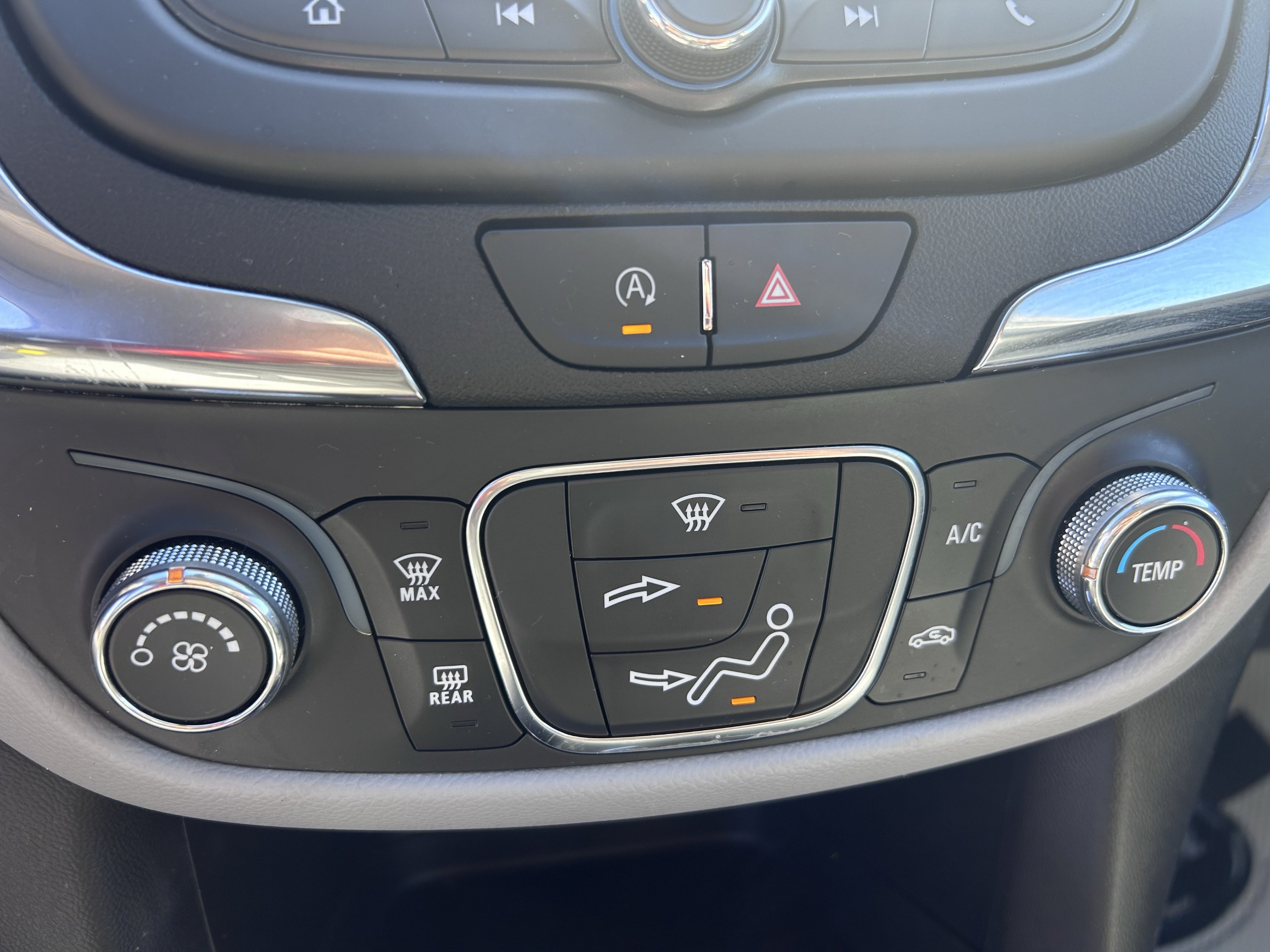 Used 2024 Chevrolet Equinox LS w/ LS Convenience Package AWD/4WD image 14