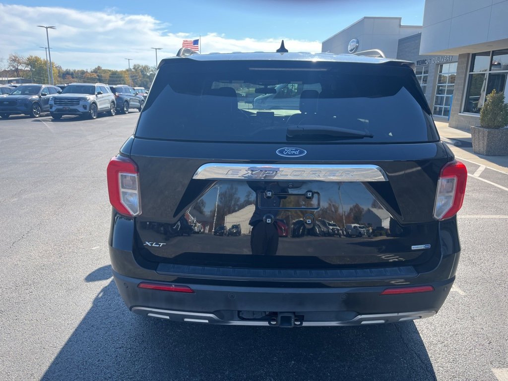 Used 2020 Ford Explorer XLT w/ Equipment Group 202A image 3
