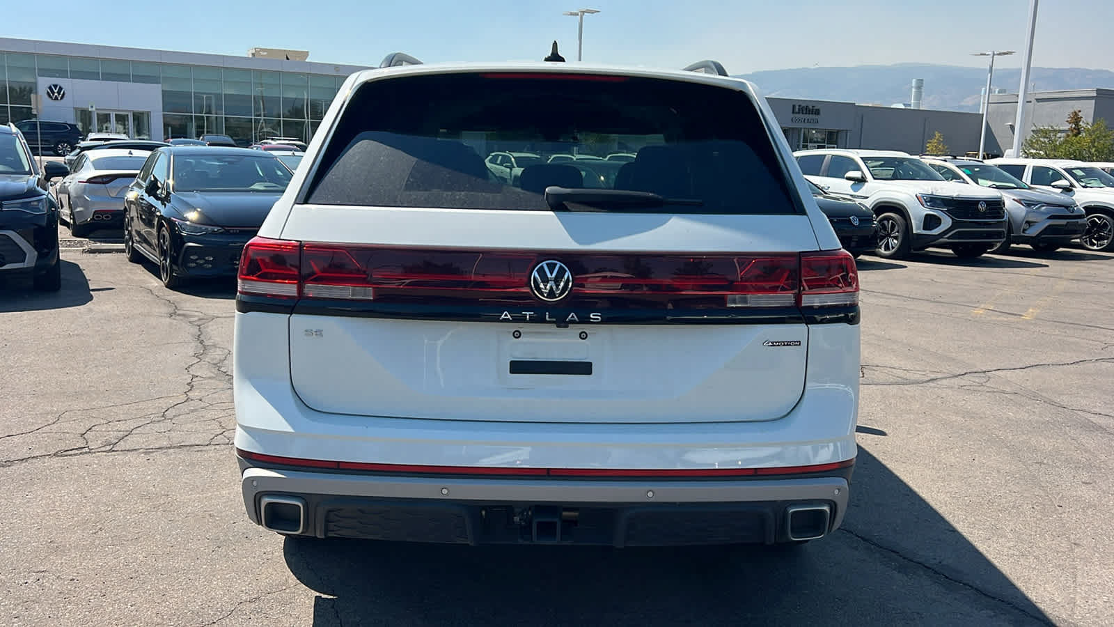 Certified 2025 Volkswagen Atlas Peak Edition SE AWD/4WD image 6