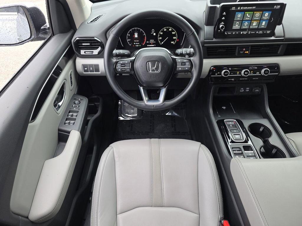 Used 2023 Honda Pilot EX-L image 2