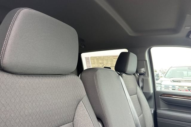 New 2026 GMC Sierra 1500 SLE w/ Preferred Package image 18