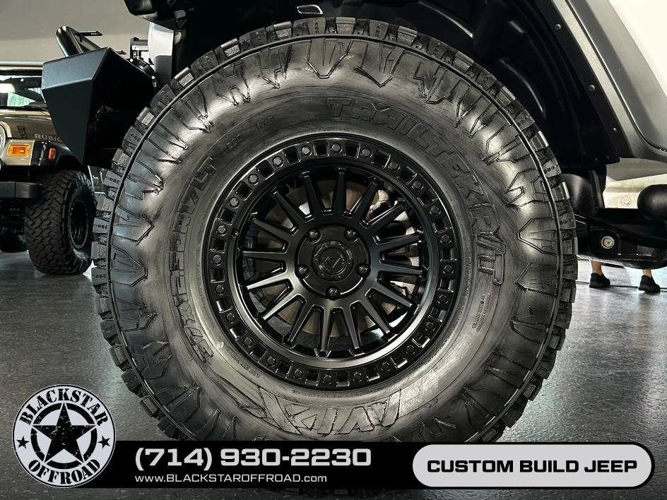 Used 2024 Jeep Wrangler Unlimited Rubicon w/ Convenience Group AWD/4WD image 32