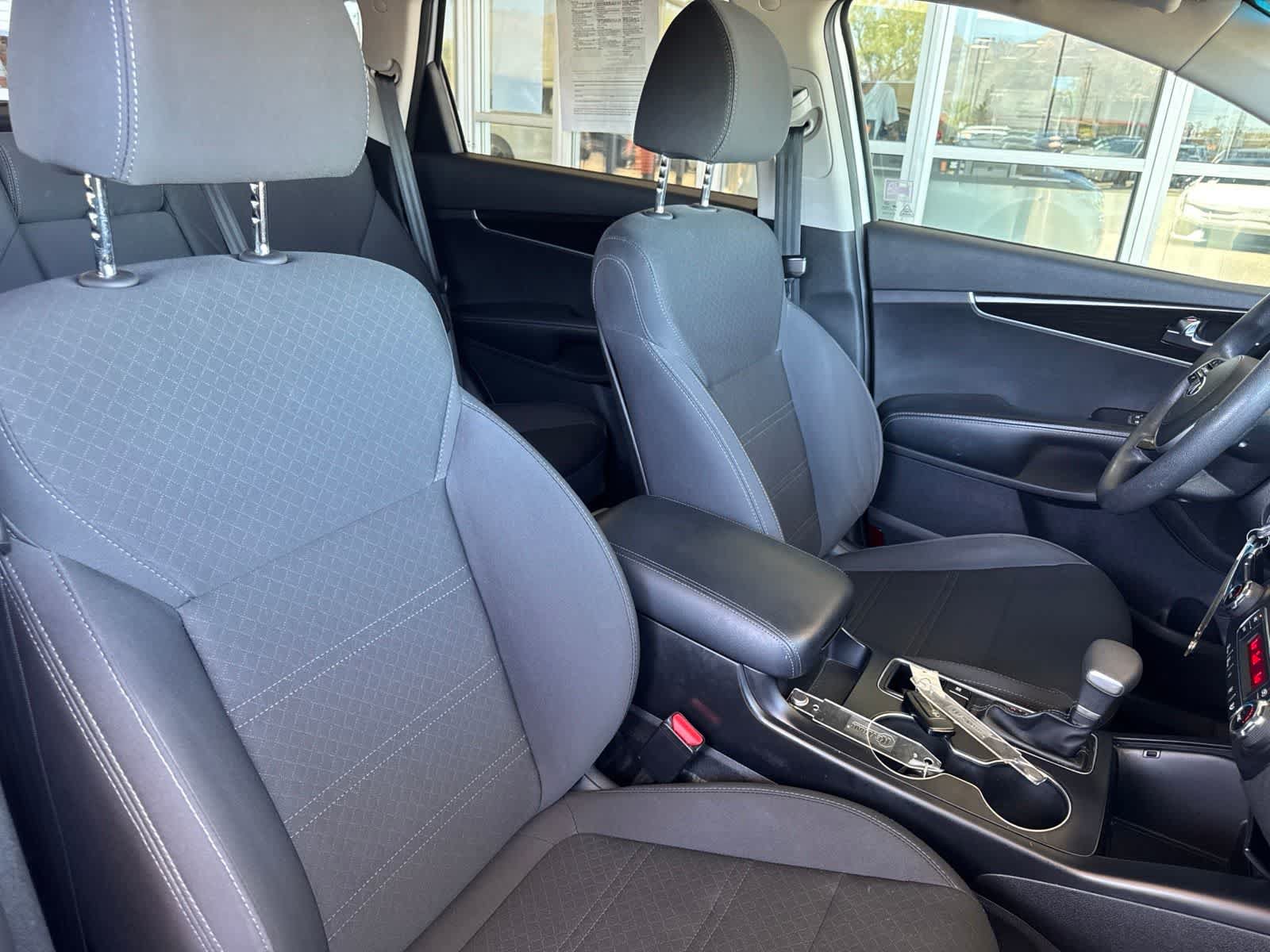 Used 2019 Kia Sorento FWD V6 image 14