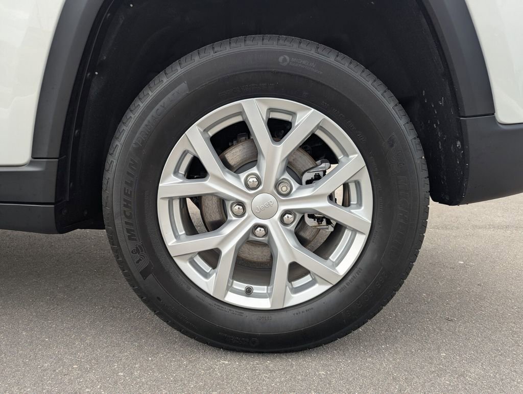 Used 2024 Jeep Grand Cherokee Limited image 16