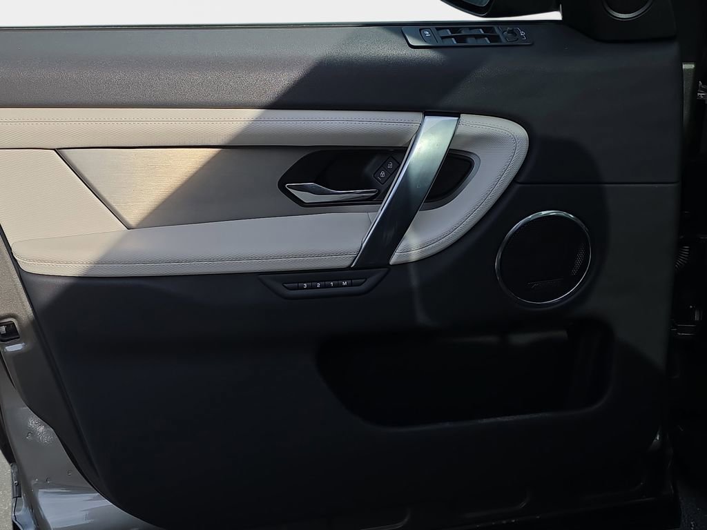 Certified 2024 Land Rover Discovery Sport Dynamic SE AWD/4WD image 28