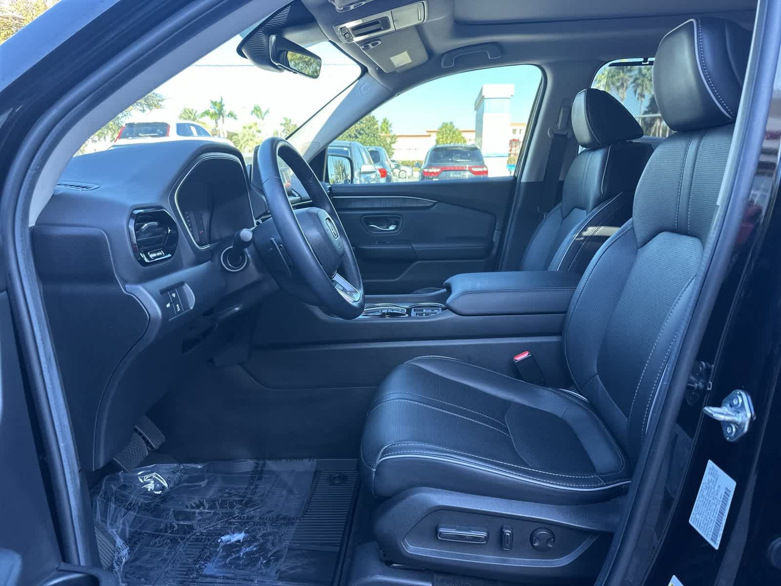 Certified 2025 Honda Pilot Elite image 13