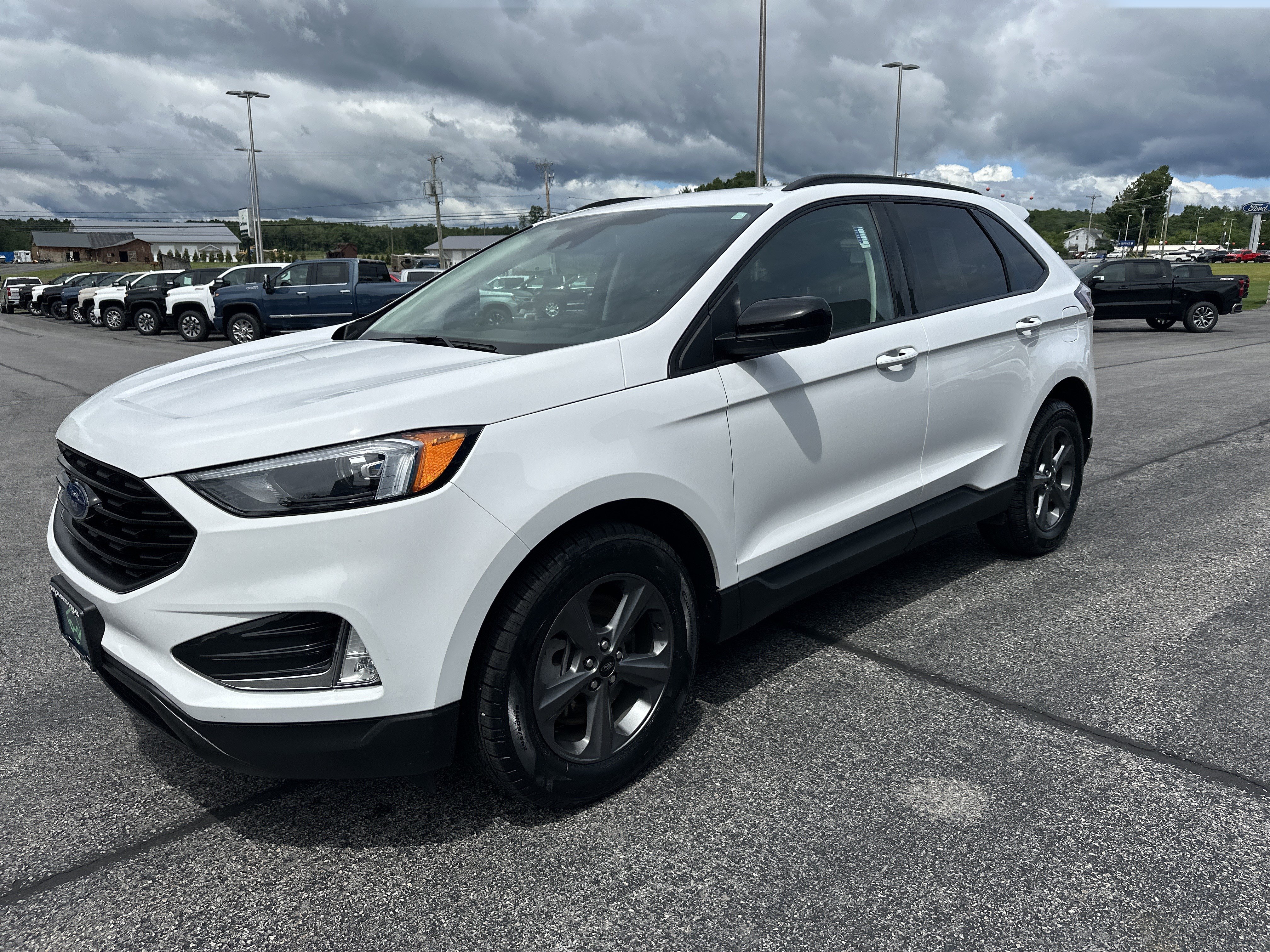 Used 2024 Ford Edge SEL w/ Sport Appearance Package AWD/4WD image 3