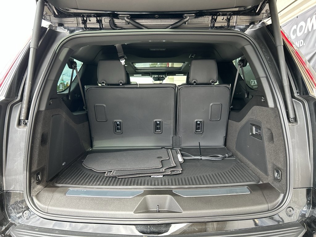 Used 2026 Cadillac Escalade ESV Sport w/ LPO, Floor Liner Package AWD/4WD image 16