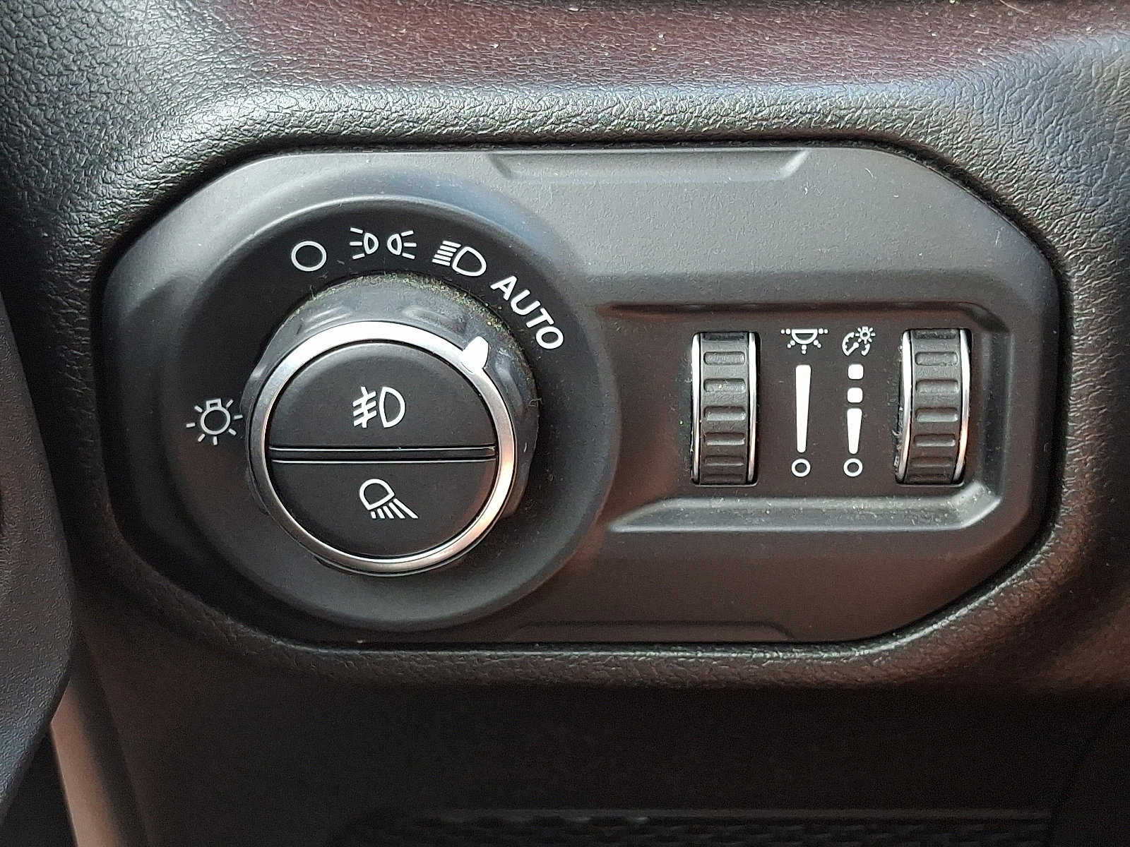 Used 2020 Jeep Gladiator Rubicon w/ Cold Weather Group image 26