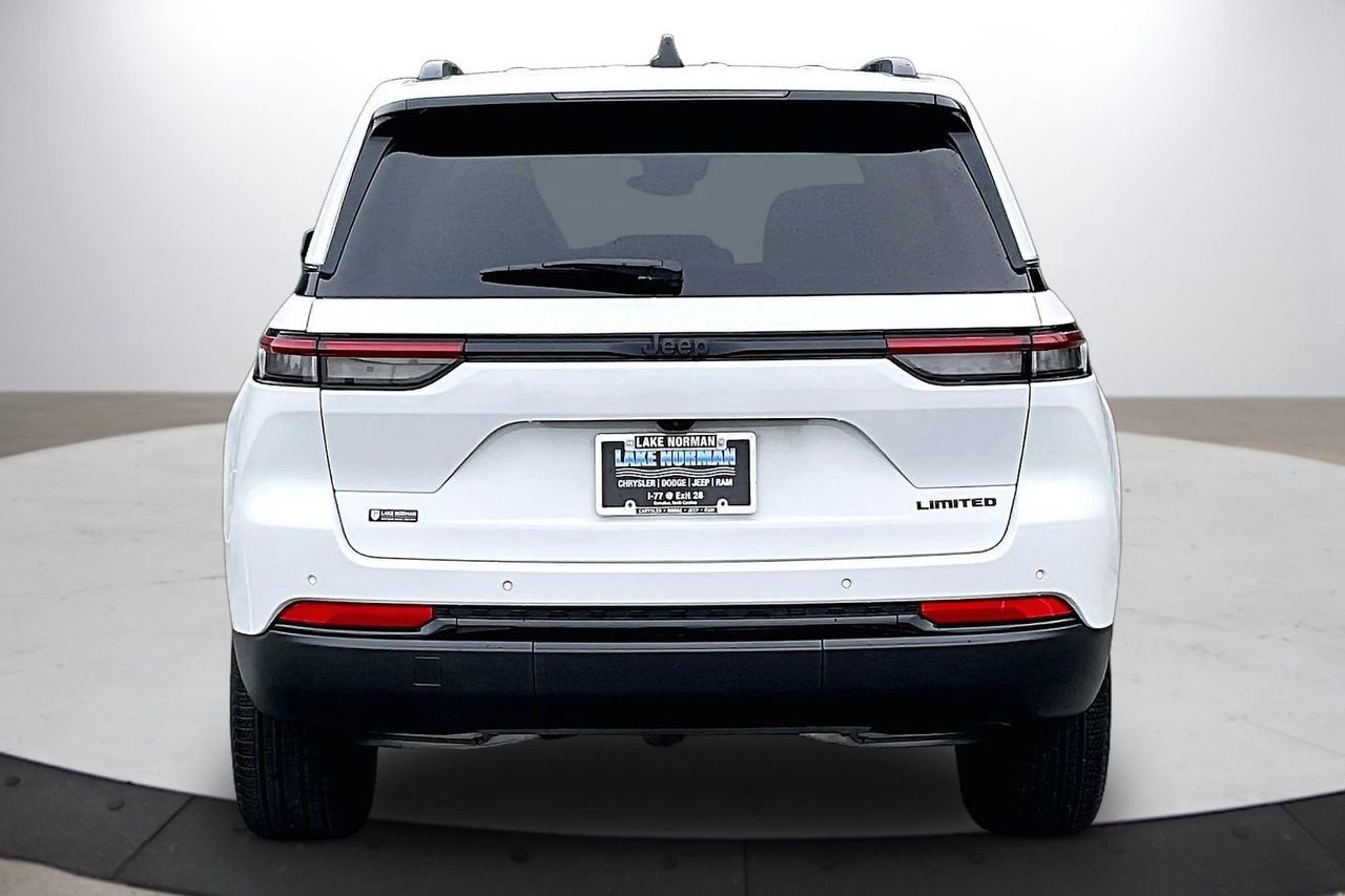 Certified 2025 Jeep Grand Cherokee Limited w/ Black Appearance Package image 8