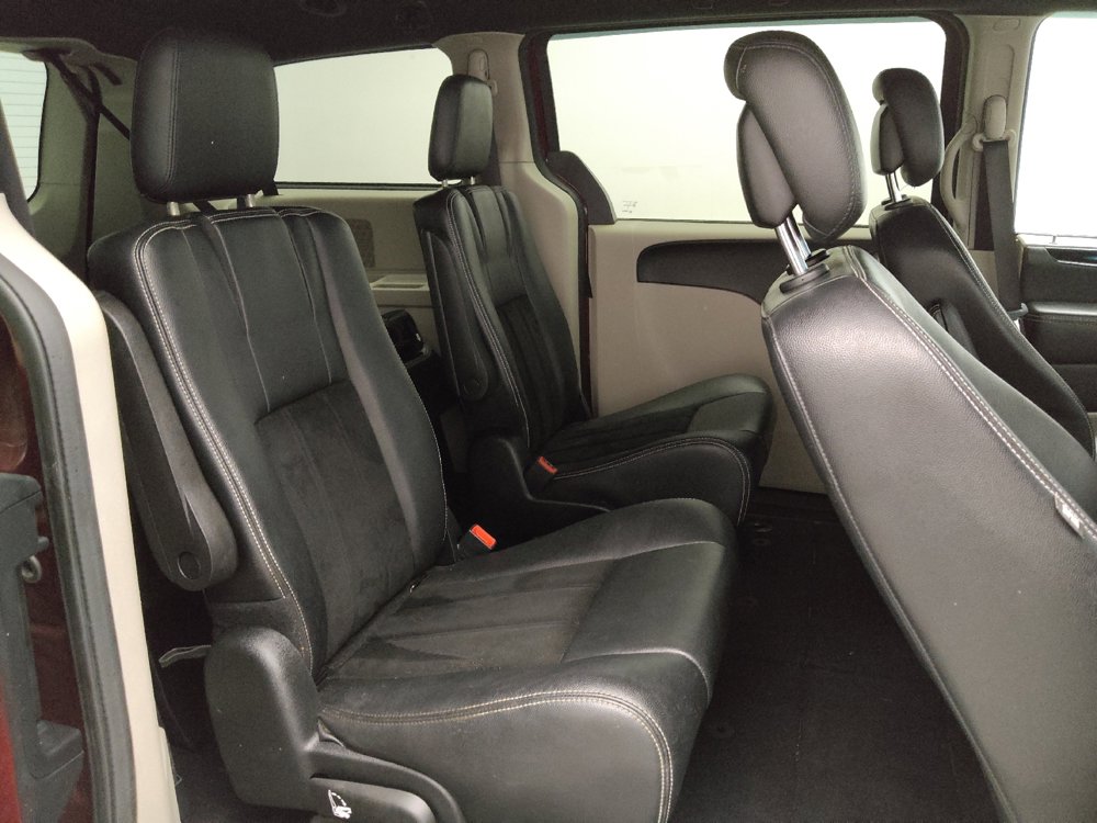 Used 2017 Dodge Grand Caravan SXT image 19