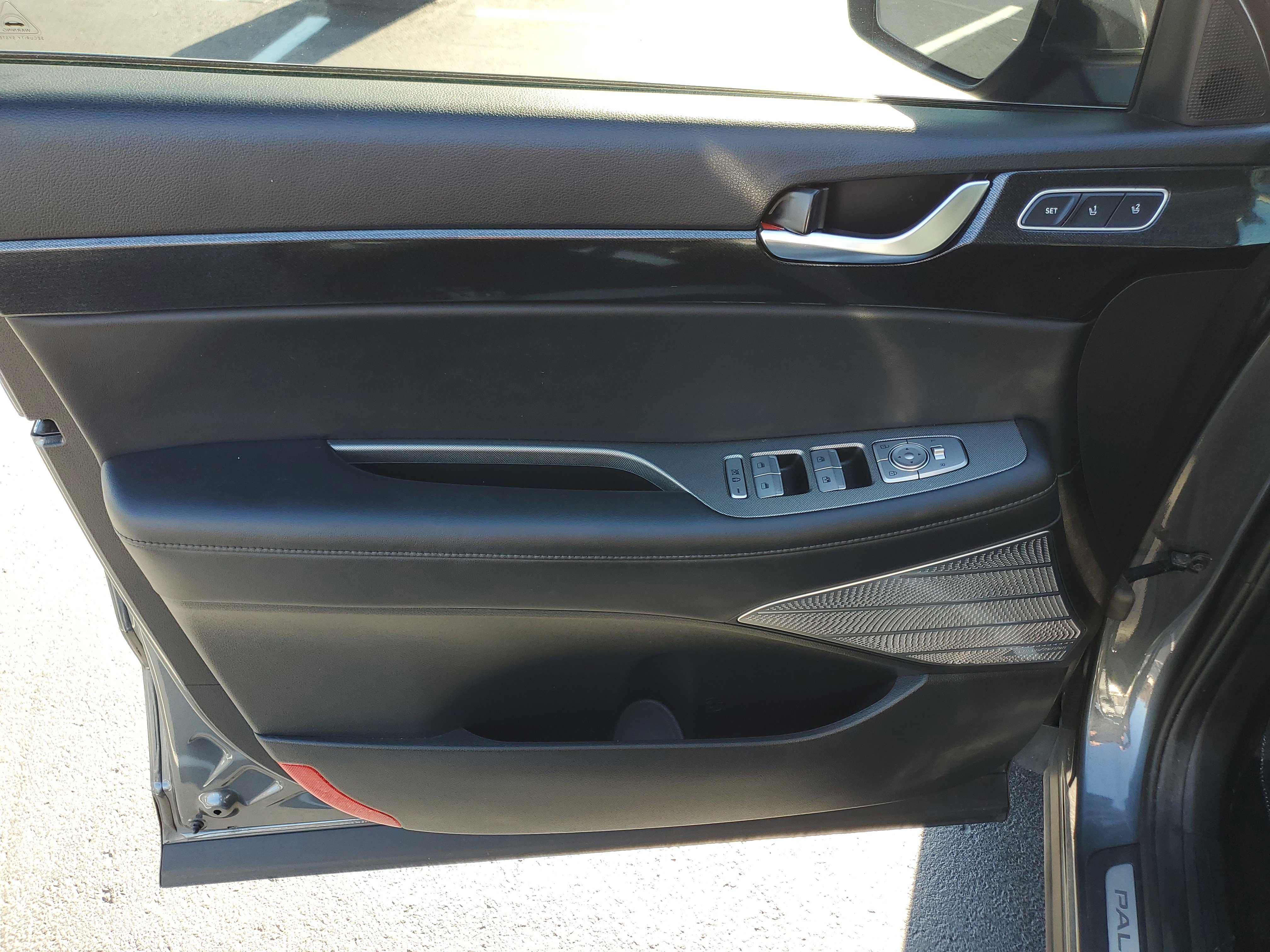 Used 2021 Hyundai Palisade Limited image 18