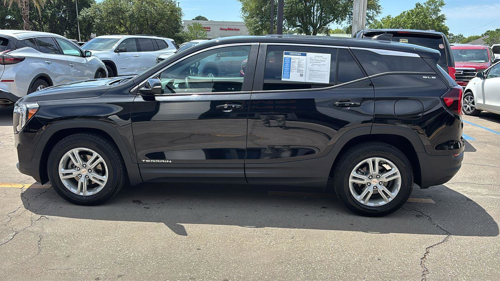 Certified 2023 GMC Terrain SLE FWD image 4