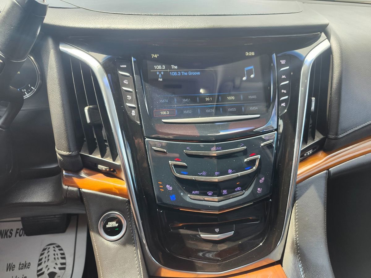 Used 2017 Cadillac Escalade ESV Luxury image 26