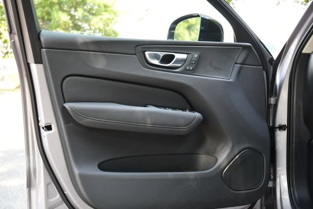 Certified 2026 Volvo XC60 B5 Plus AWD/4WD image 11