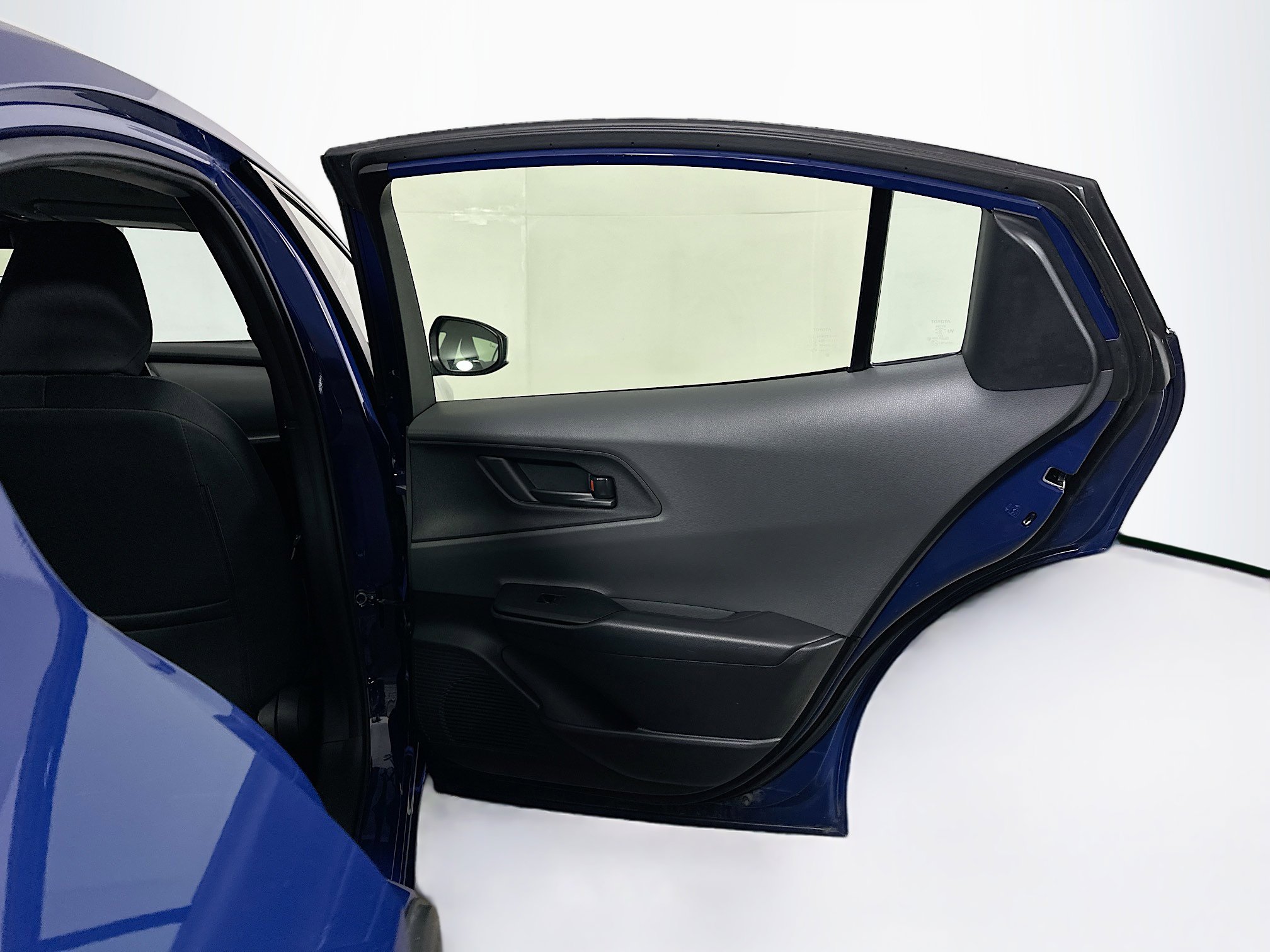 Used 2024 Toyota Prius LE image 28