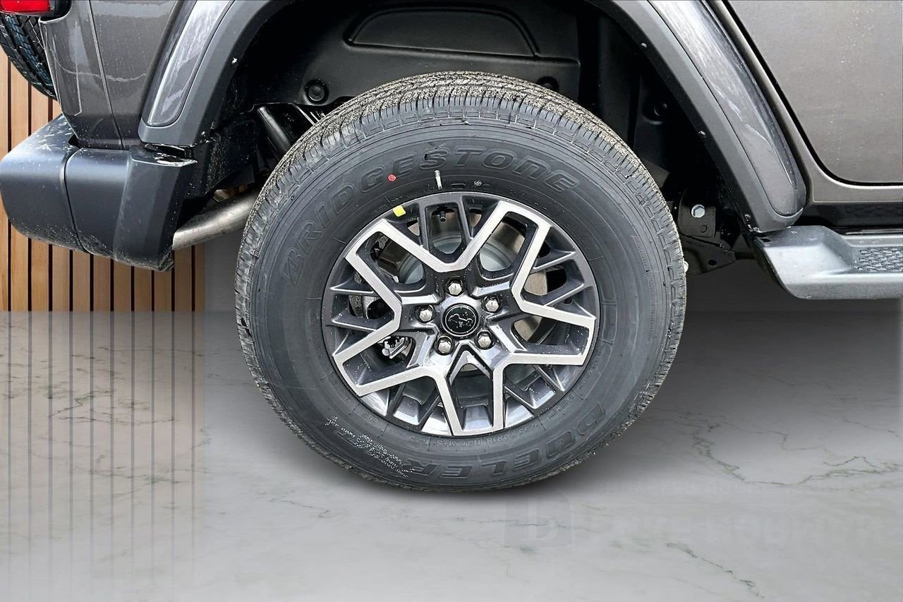 New 2026 Jeep Wrangler Sahara AWD/4WD image 34