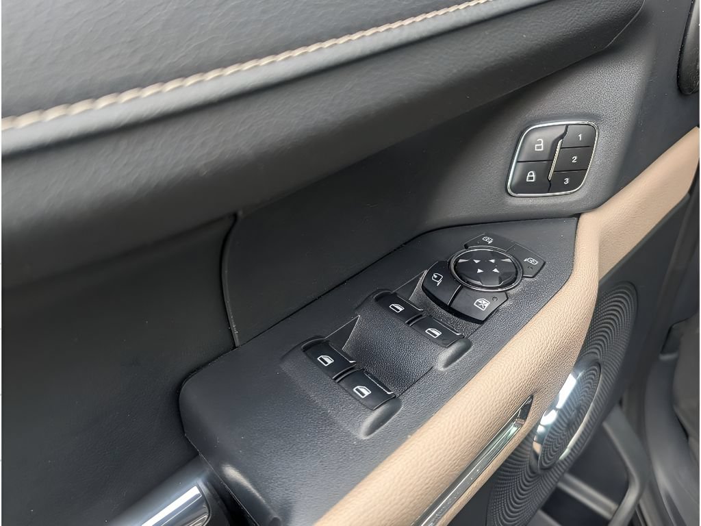 Used 2023 Ford Expedition Limited RWD image 14