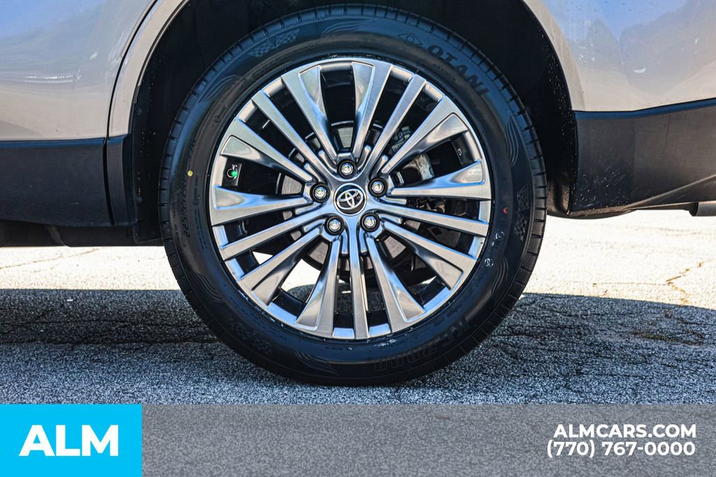 Used 2022 Toyota Venza Limited AWD/4WD image 17