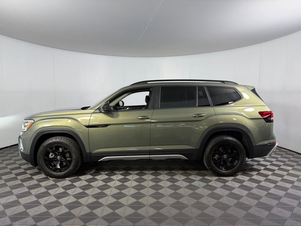 Used 2024 Volkswagen Atlas Peak Edition SE AWD/4WD image 8