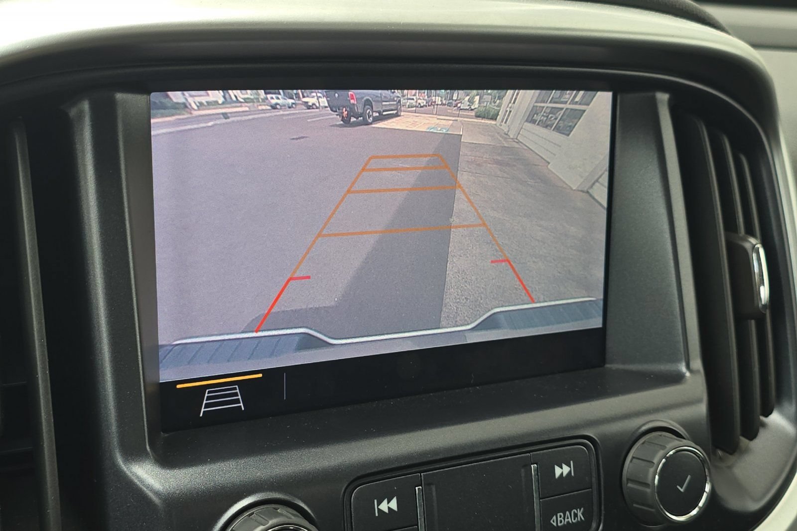 Used 2019 Chevrolet Colorado LT w/ Safety Package AWD/4WD image 18
