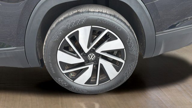 Used 2024 Volkswagen Atlas SE w/ Panoramic Sunroof Package FWD image 17