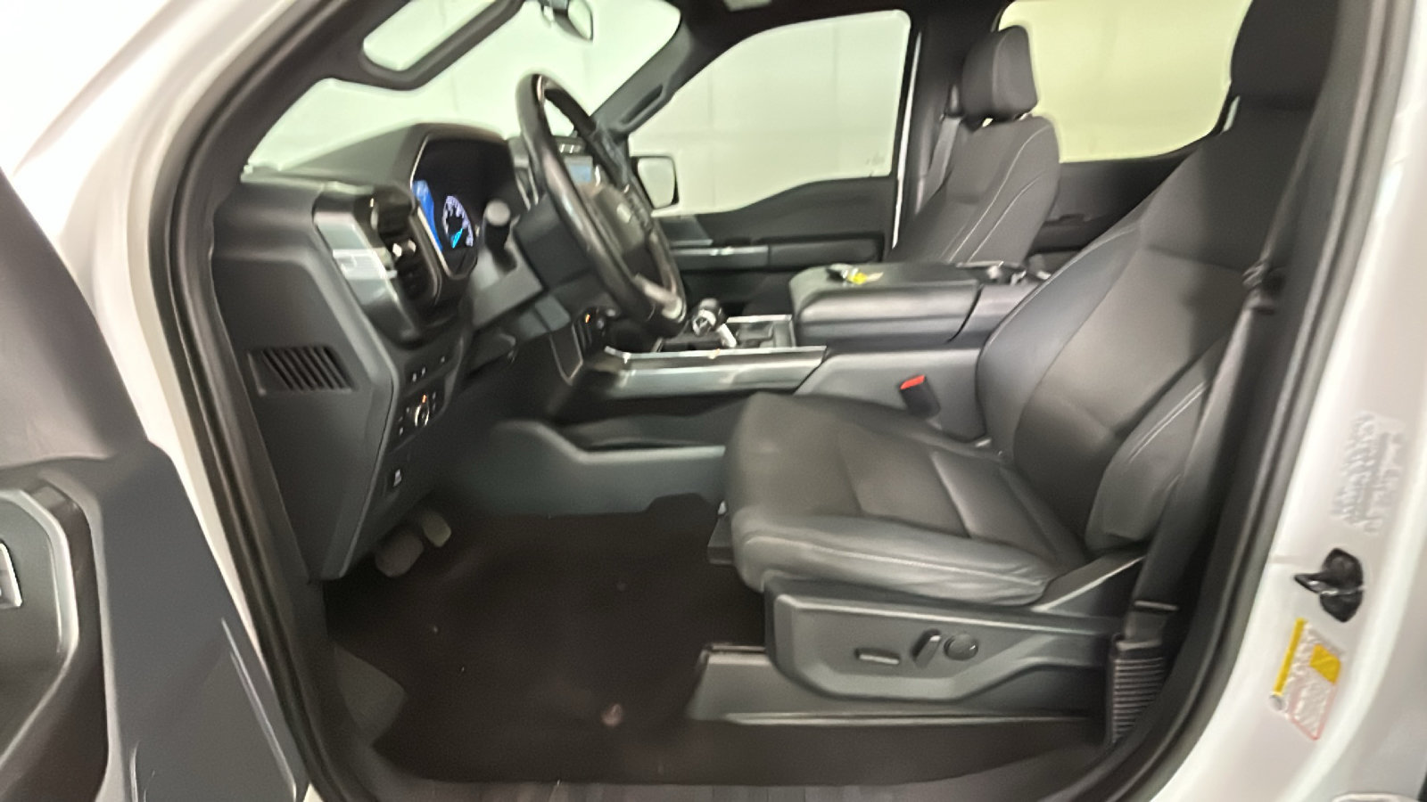 Used 2022 Ford F150 XLT w/ Equipment Group 302A High AWD/4WD image 14