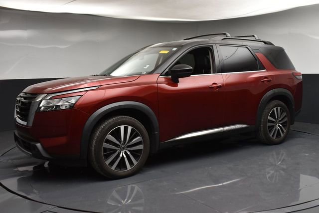 Used 2024 Nissan Pathfinder Platinum image 4