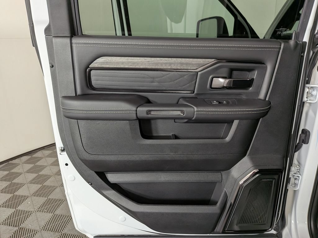 New 2026 RAM 2500 Limited AWD/4WD image 30