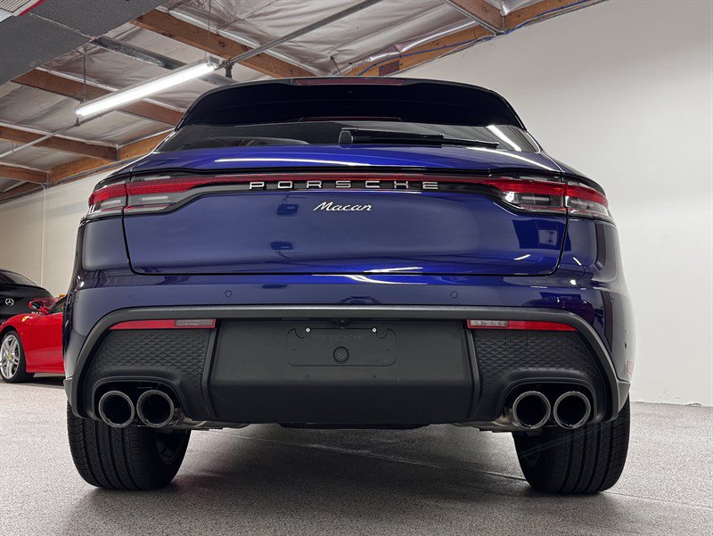 Used 2025 Porsche Macan w/ Premium Package Plus AWD/4WD image 6