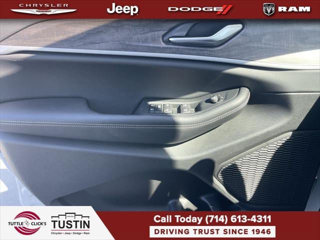 New 2027 Jeep Grand Cherokee Altitude AWD/4WD image 60