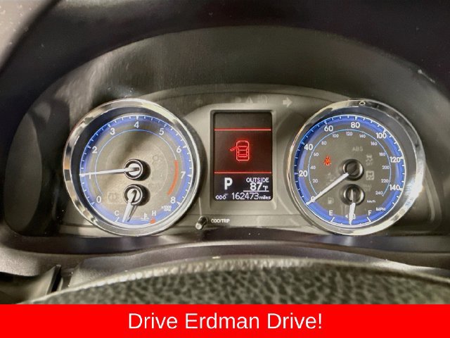 Used 2018 Toyota Corolla LE FWD image 17