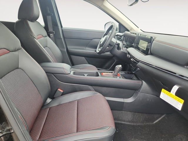 New 2025 Nissan Kicks SR w/ Illumination Package image 15